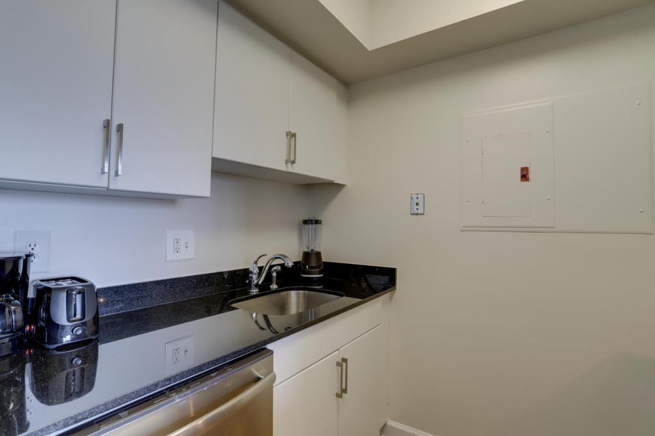 Stylish And Charming Apartment In Pentagon City อาร์ลิงตัน ภายนอก รูปภาพ