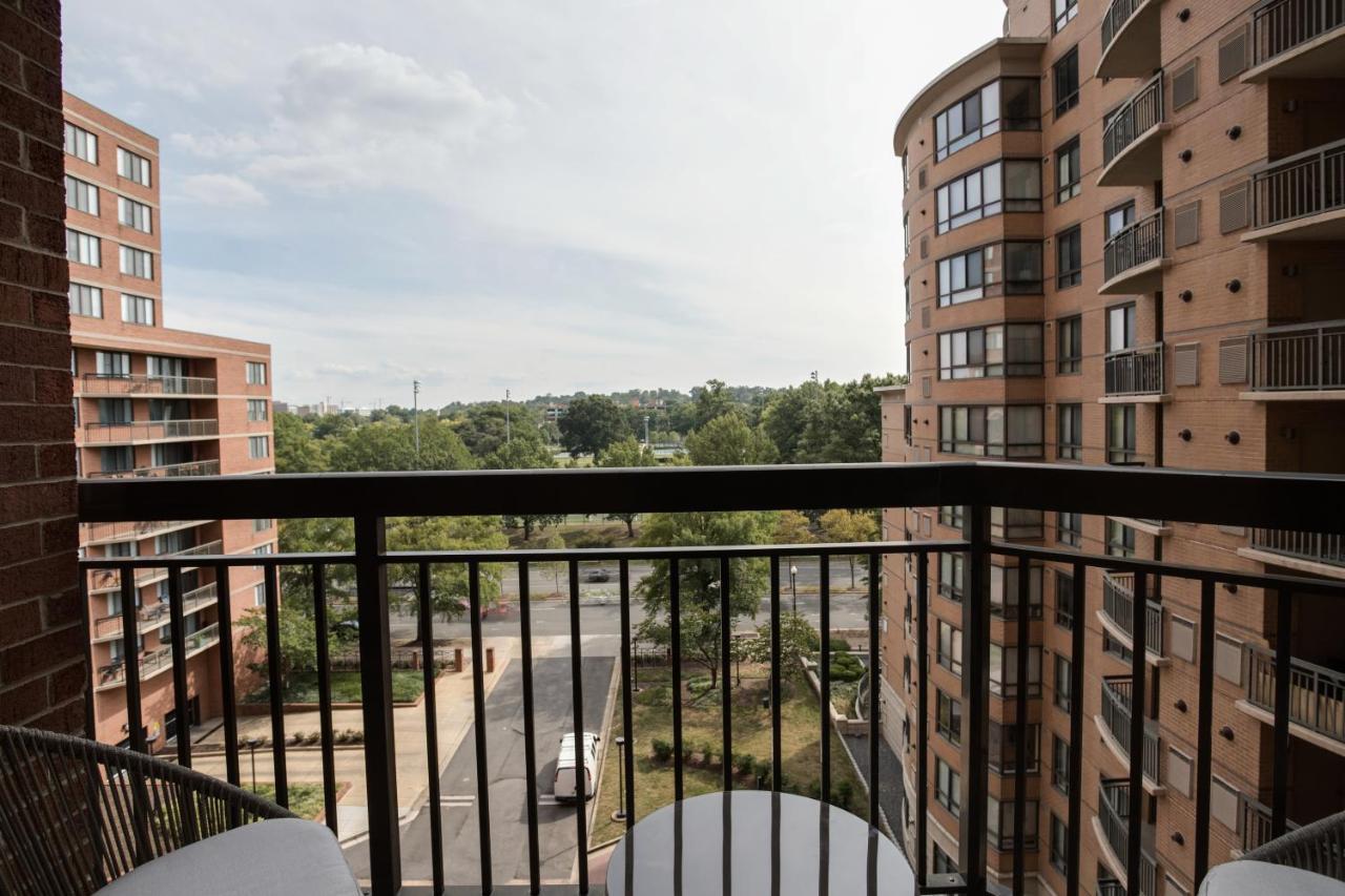 Stylish And Charming Apartment In Pentagon City อาร์ลิงตัน ภายนอก รูปภาพ